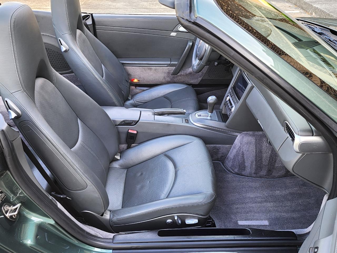 Porsche 911 Carrera  2008