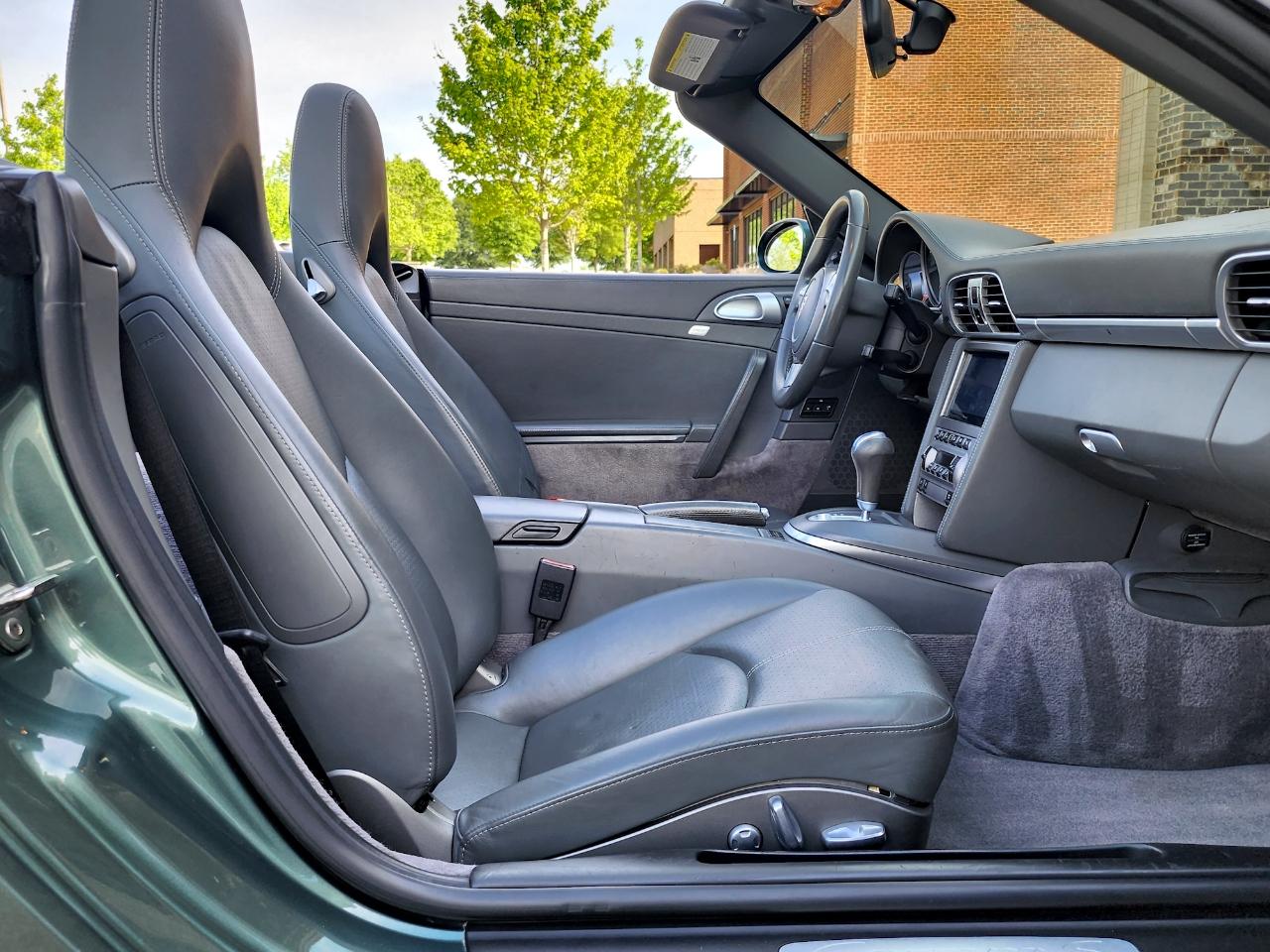 Porsche 911 Carrera  2008