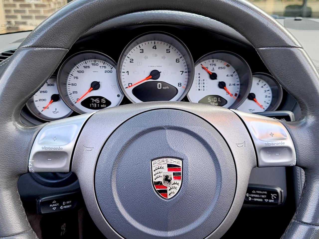 Porsche 911 Carrera  2008