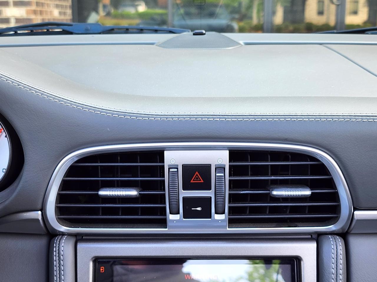 Porsche 911 Carrera  2008