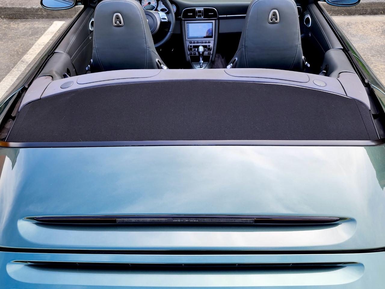 Porsche 911 Carrera  2008