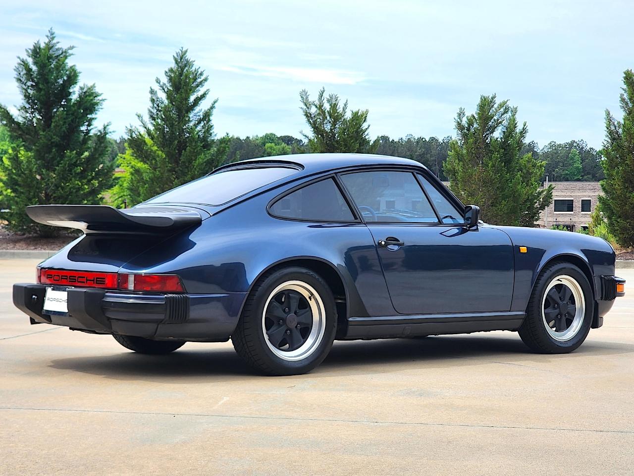 Porsche 911 Carrera  1985