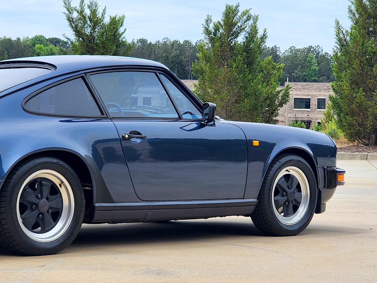 Porsche 911 Carrera  1985