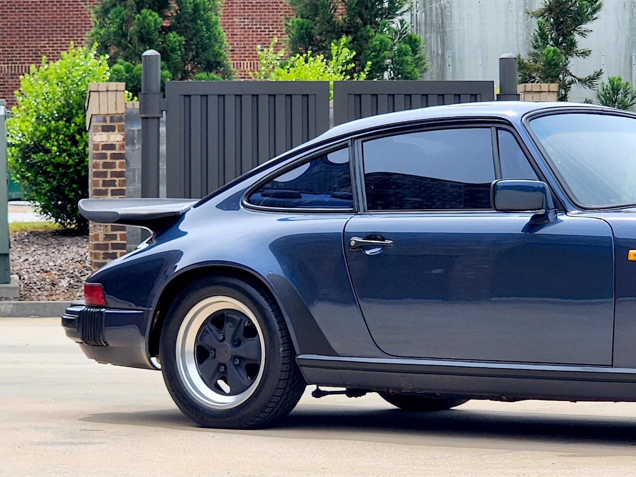 Porsche 911 Carrera  1985