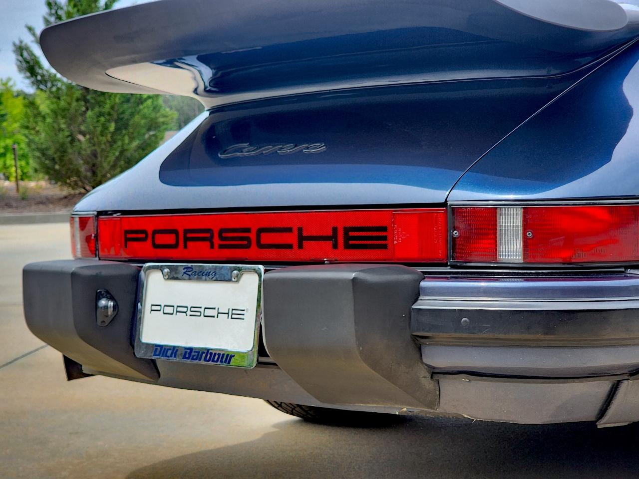 Porsche 911 Carrera  1985
