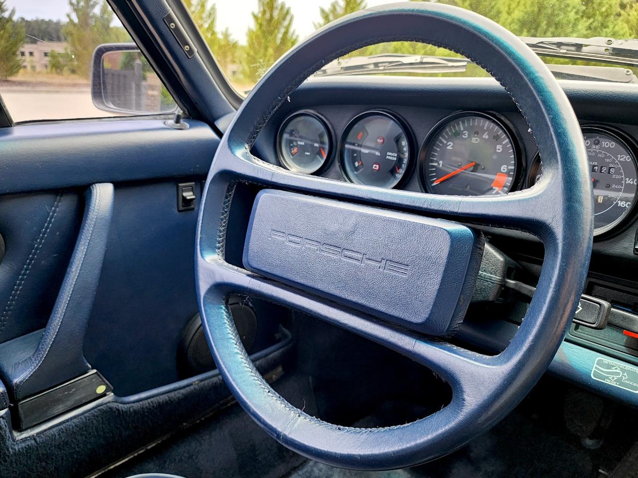 Porsche 911 Carrera  1985