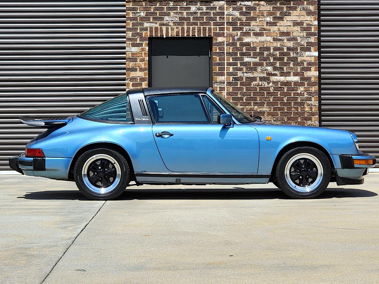 1985 Porsche 911 Carrera Targa