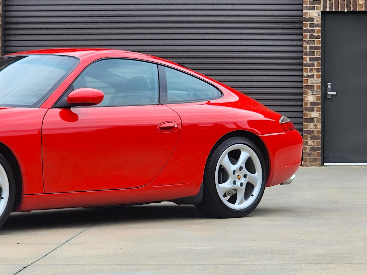 Porsche 911 Carrera  2000