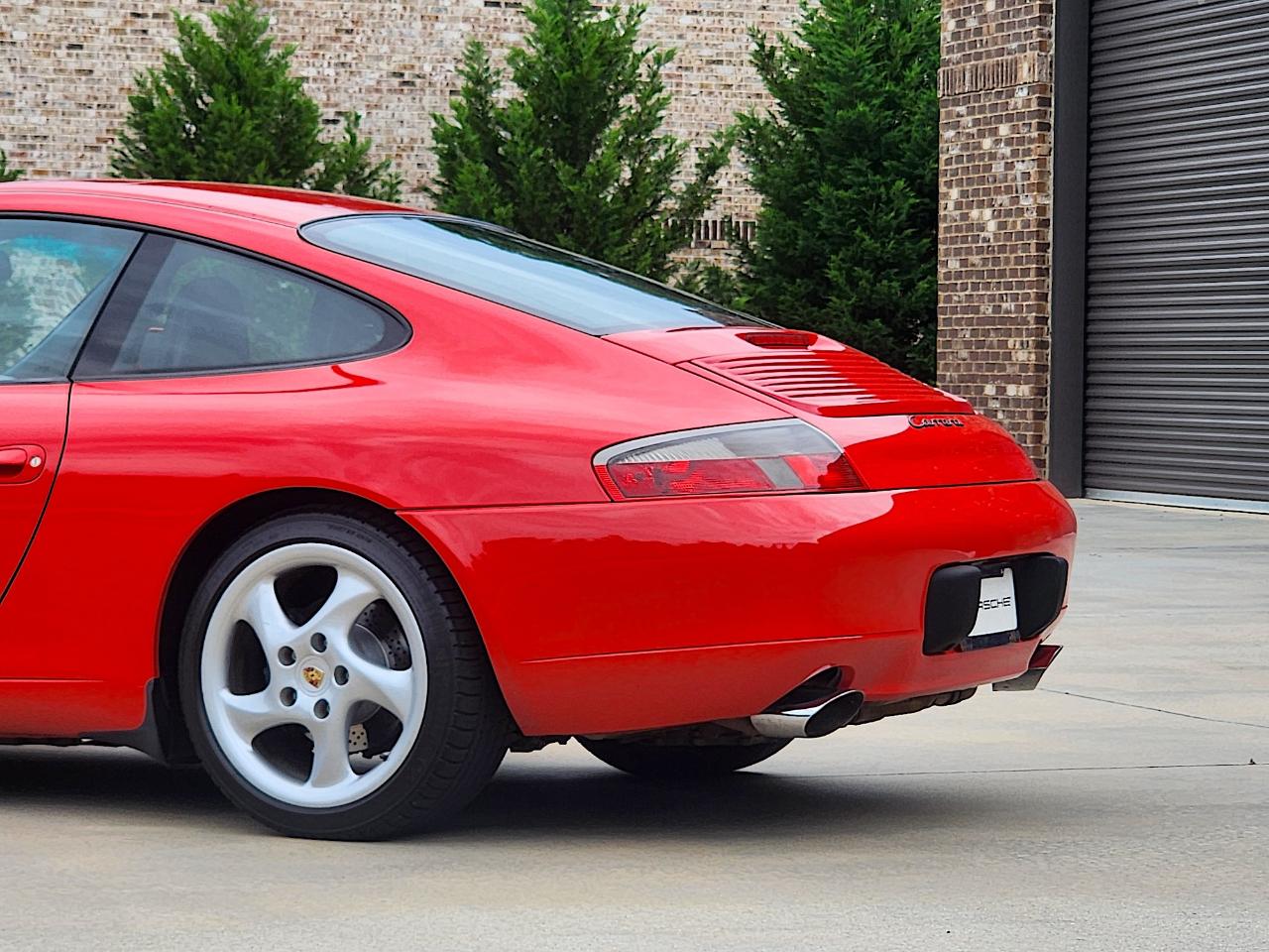 Porsche 911 Carrera  2000
