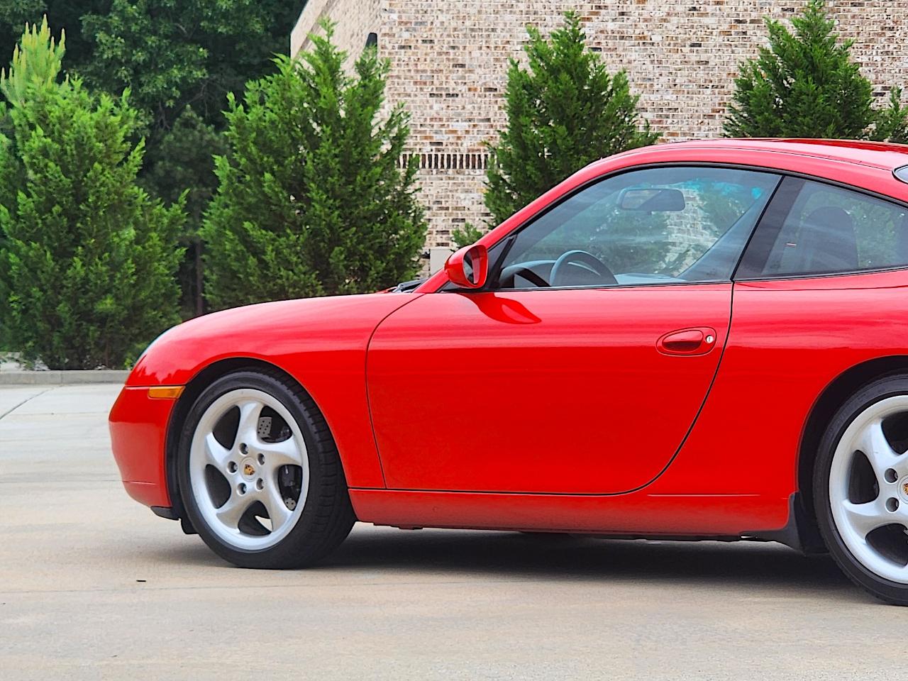 Porsche 911 Carrera  2000