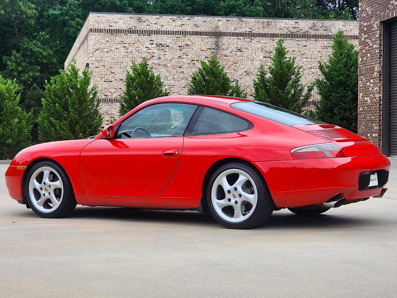 Porsche 911 Carrera  2000