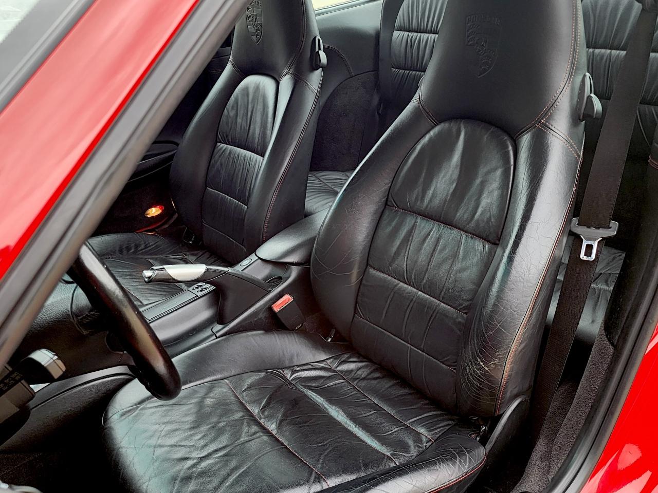 Porsche 911 Carrera  2000