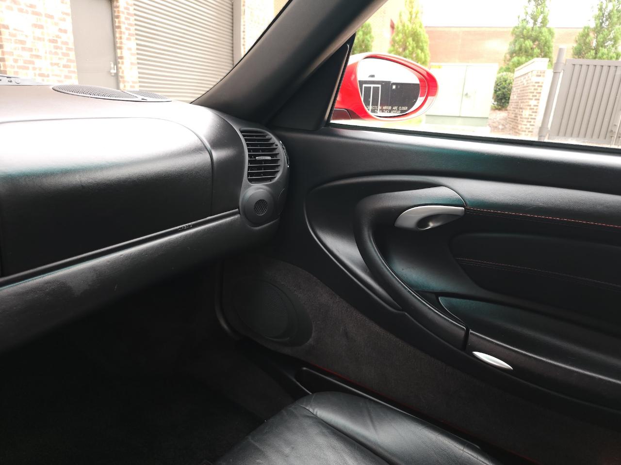 Porsche 911 Carrera  2000