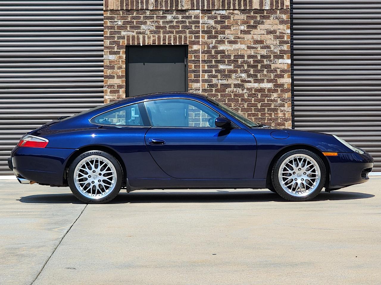 Porsche 911 Carrera  2001