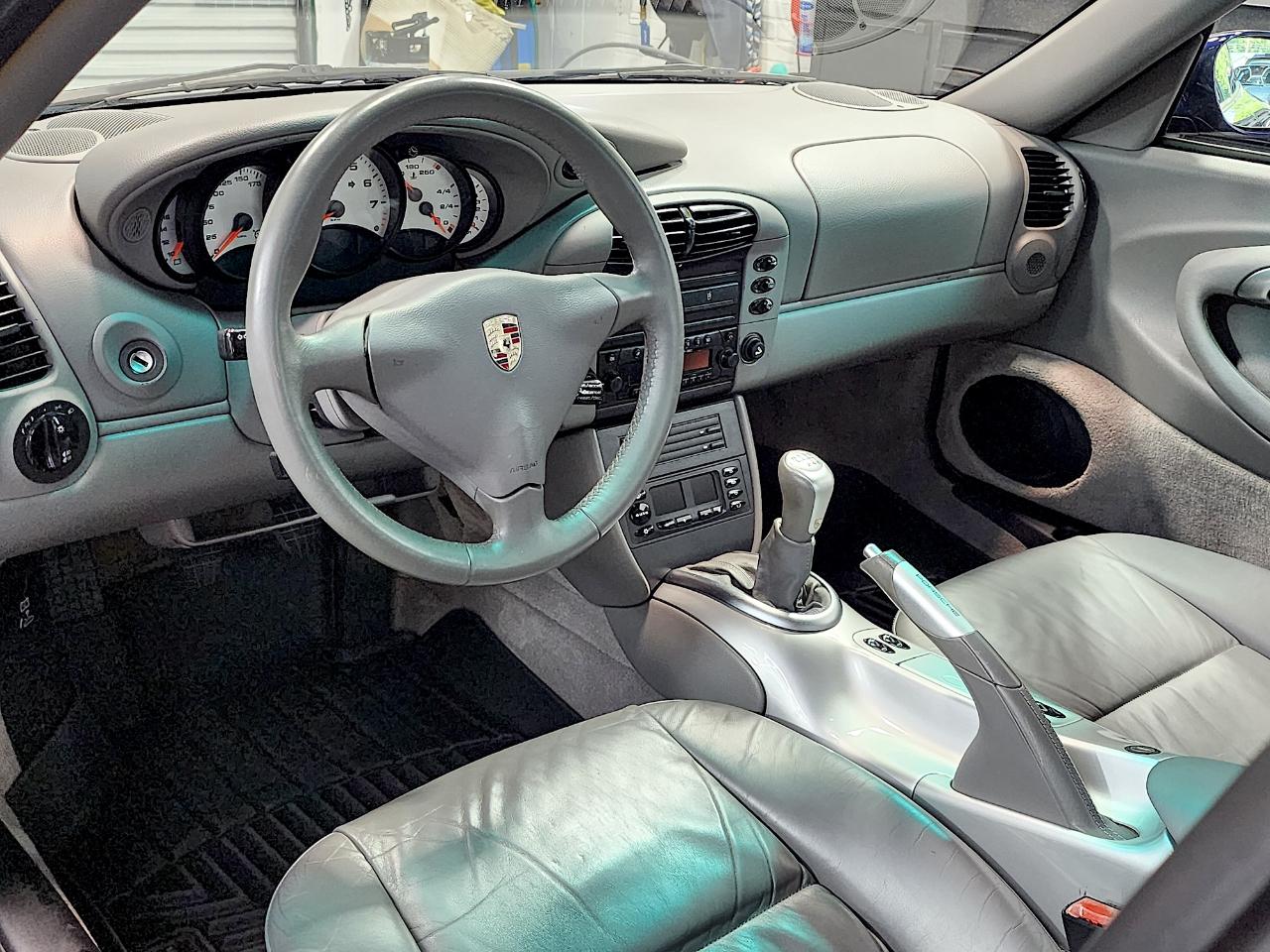 Porsche 911 Carrera  2001