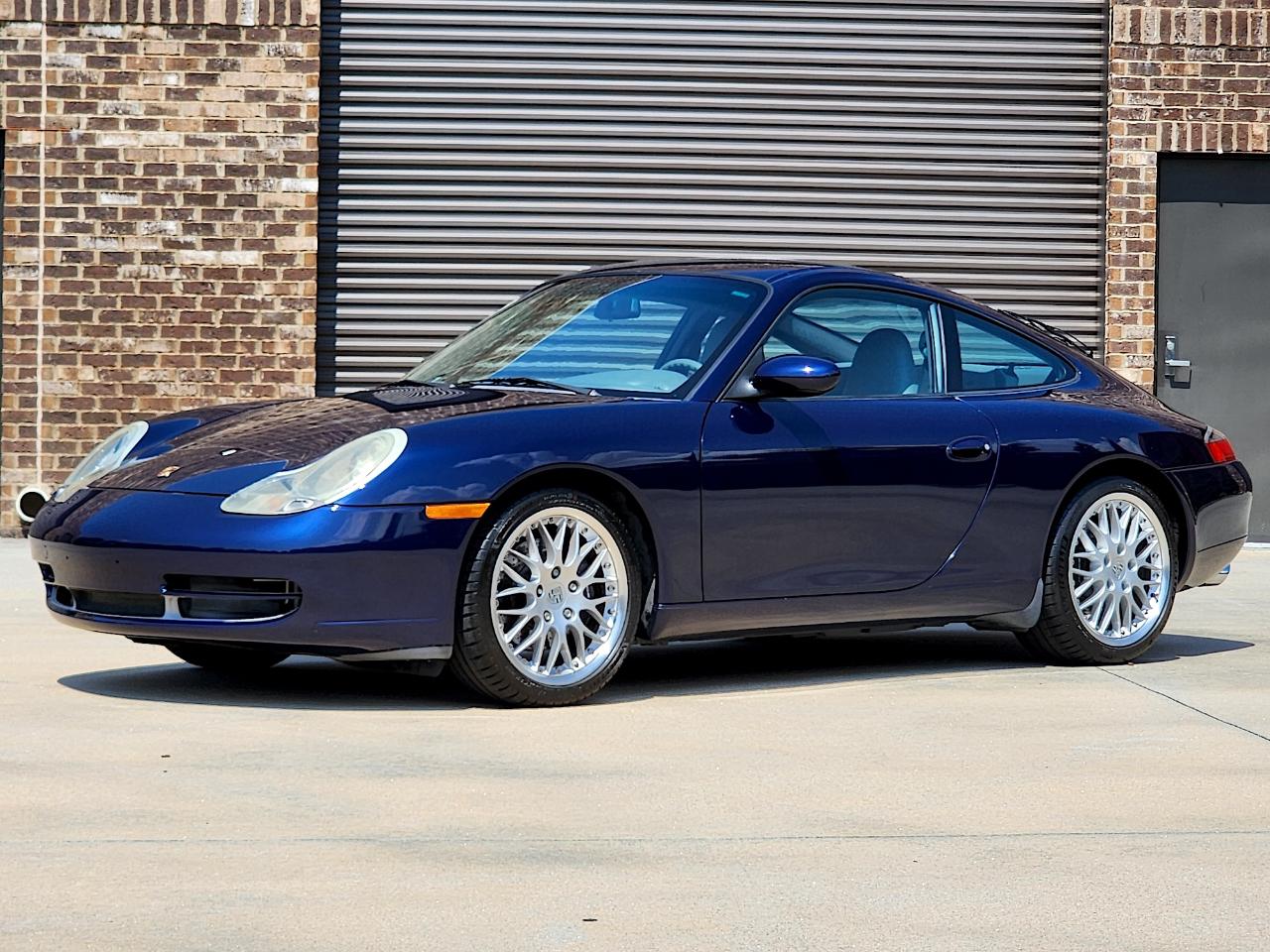 Porsche 911 Carrera  2001