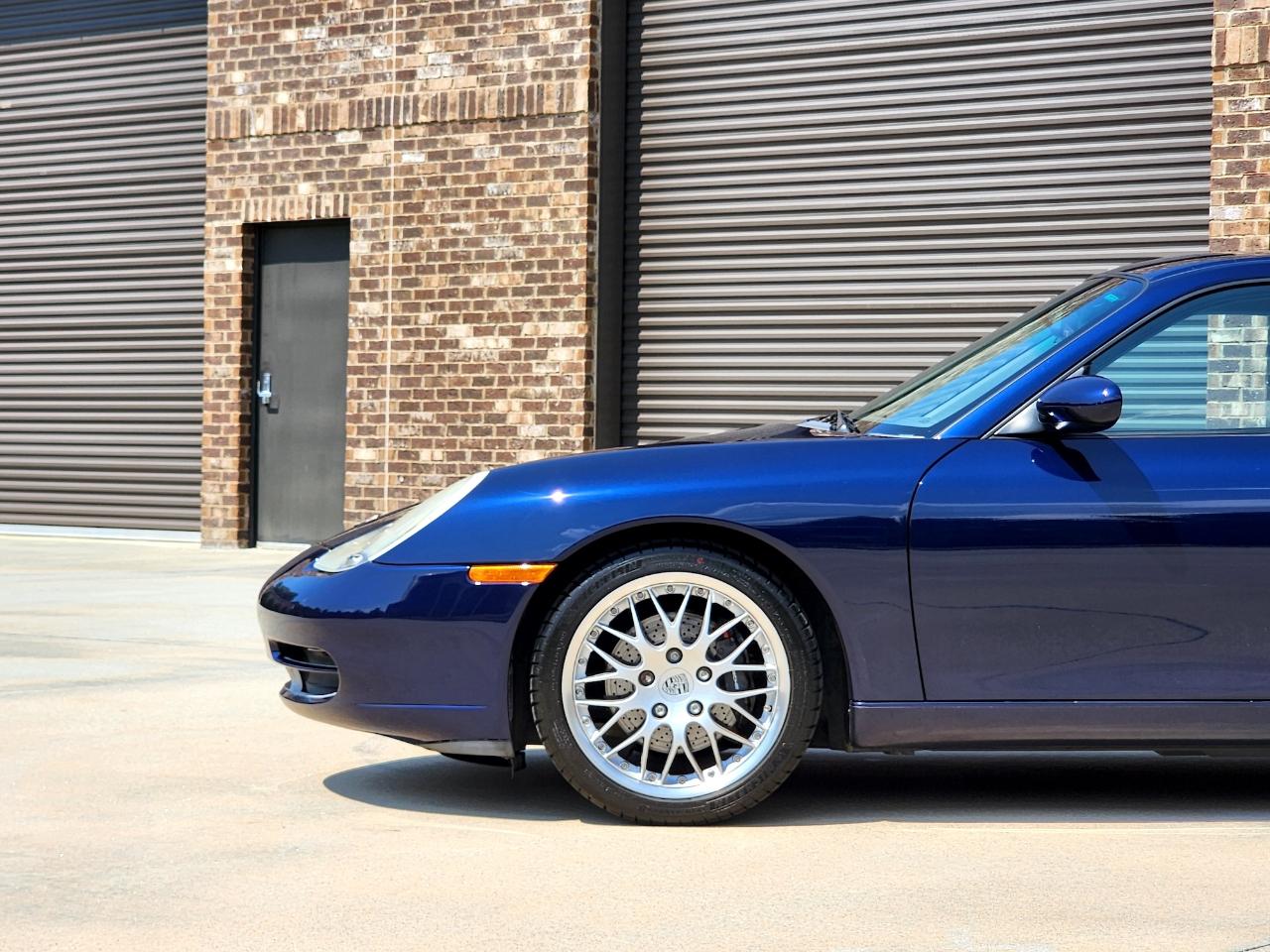 Porsche 911 Carrera  2001