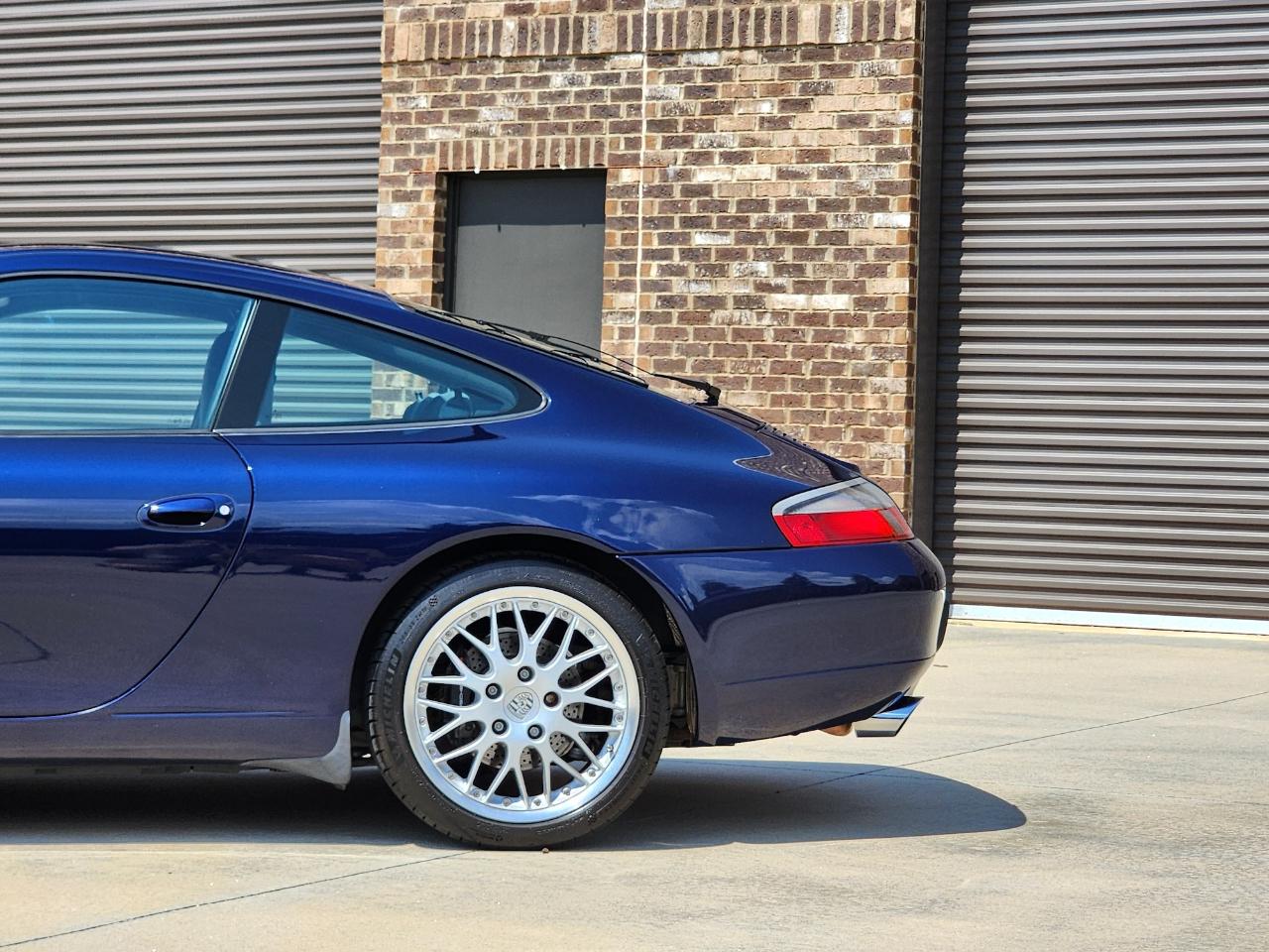 Porsche 911 Carrera  2001