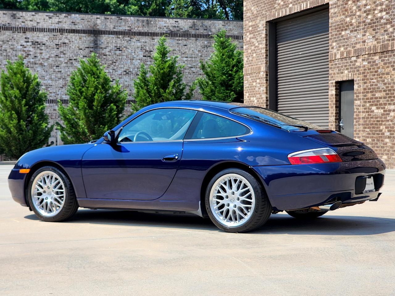 Porsche 911 Carrera  2001