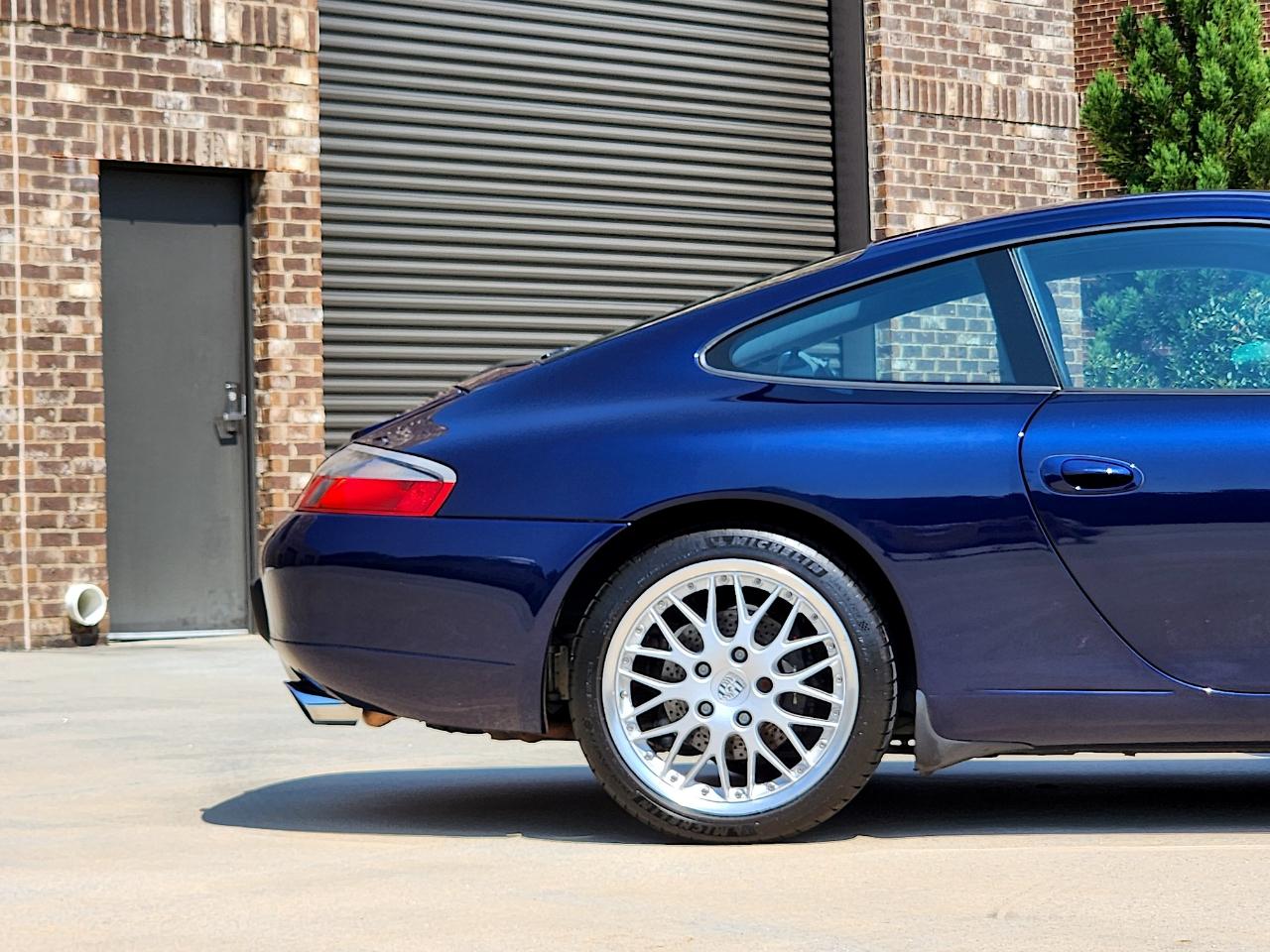 Porsche 911 Carrera  2001
