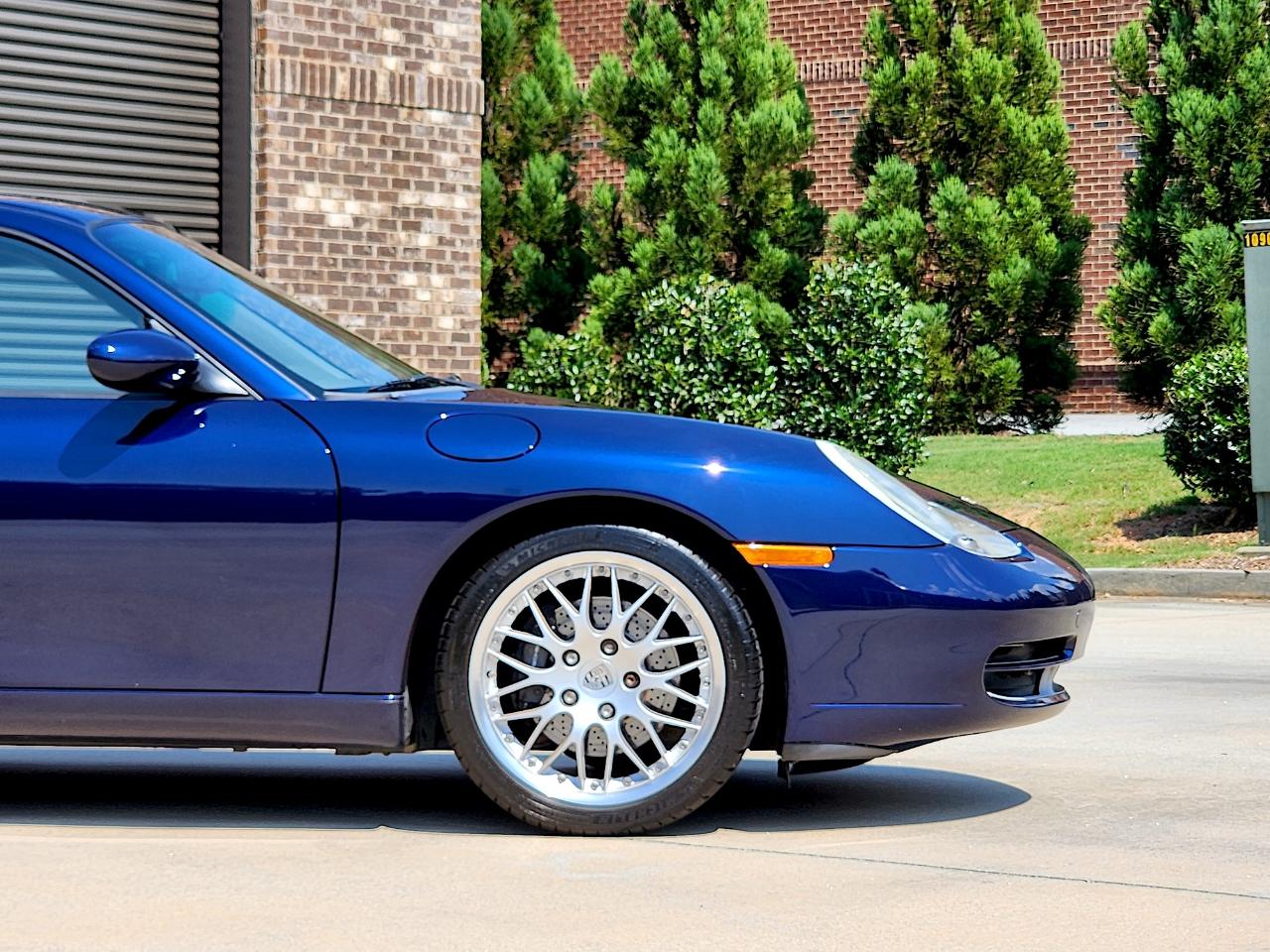 Porsche 911 Carrera  2001