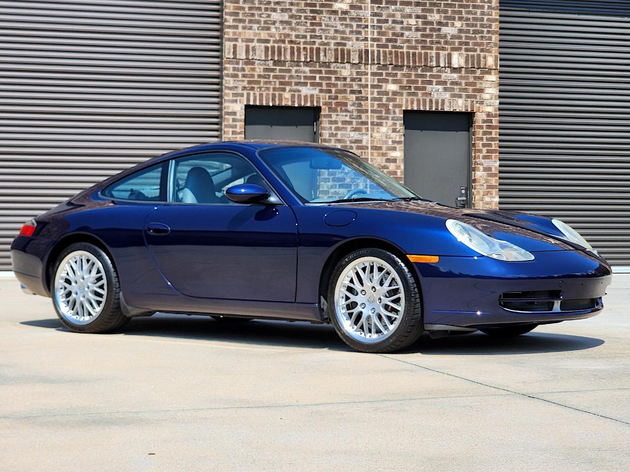 Porsche 911 Carrera  2001