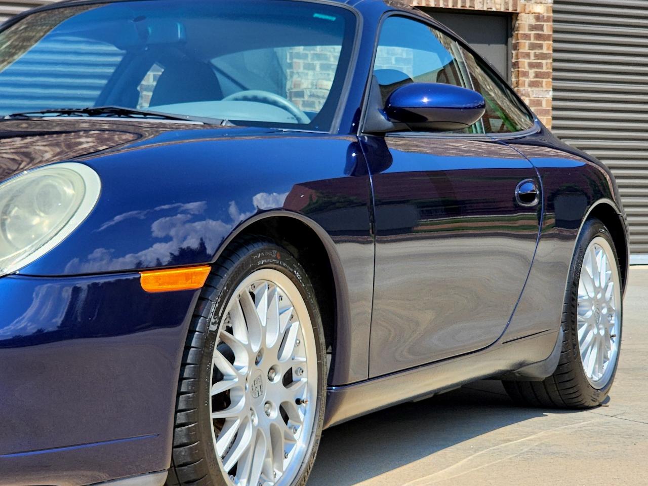 Porsche 911 Carrera  2001