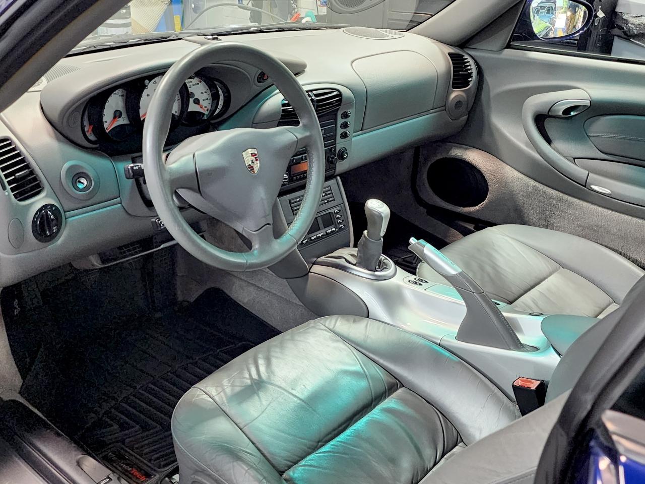 Porsche 911 Carrera  2001