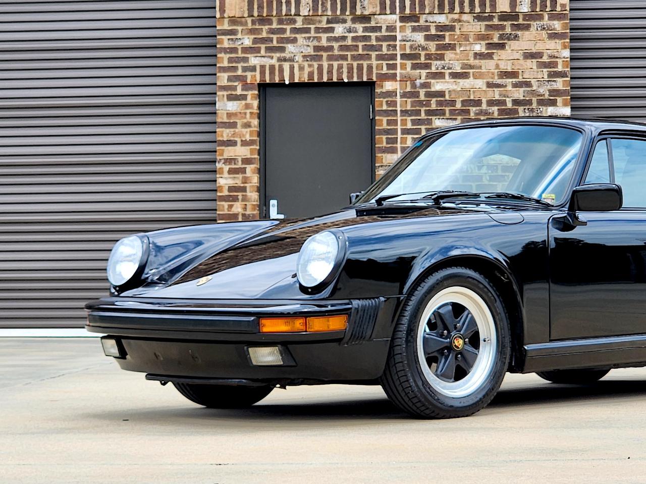 Porsche 911 Carrera  1988