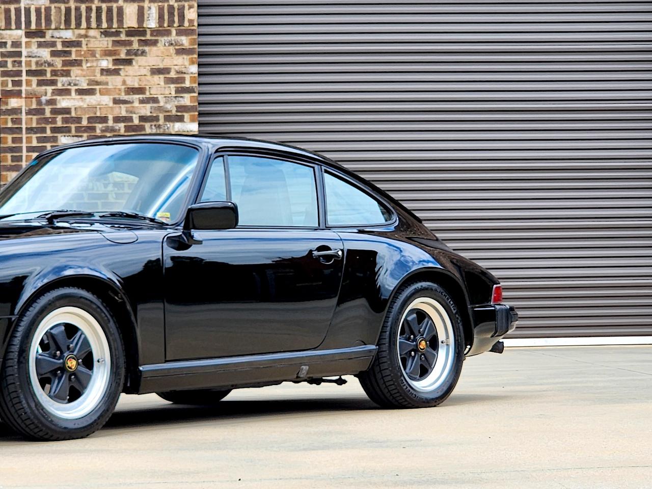Porsche 911 Carrera  1988