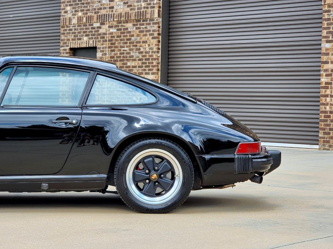 Porsche 911 Carrera  1988