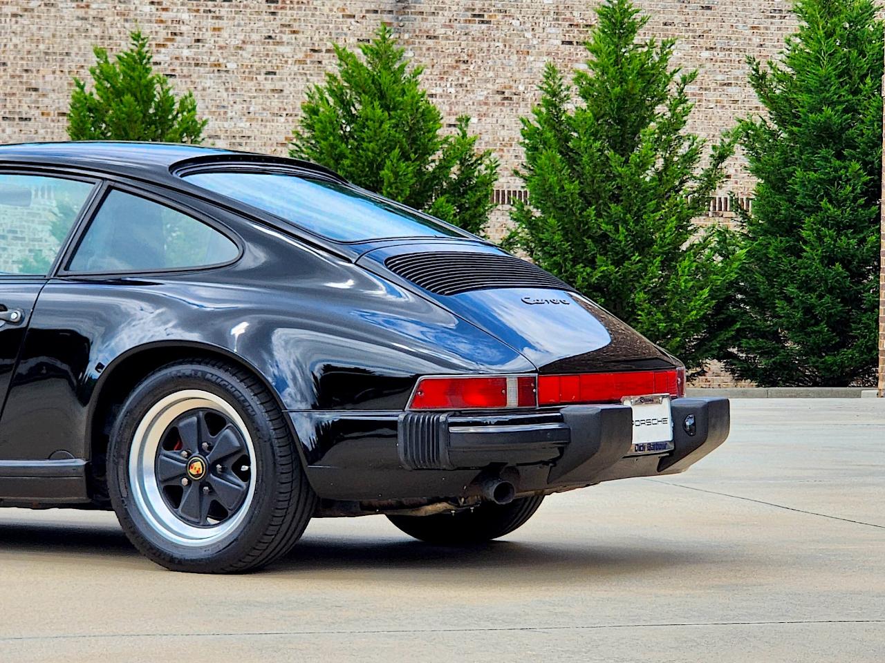 Porsche 911 Carrera  1988