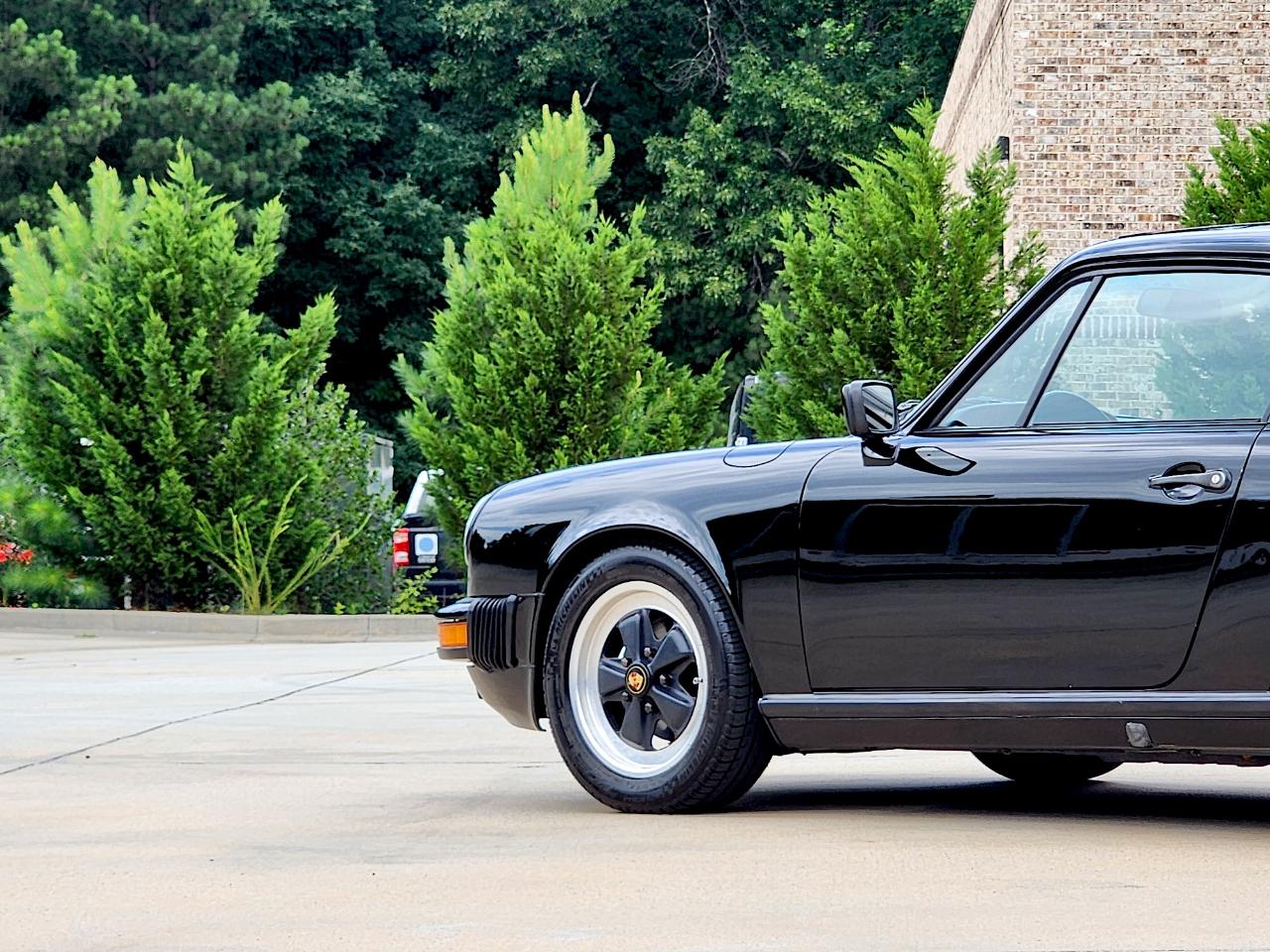Porsche 911 Carrera  1988