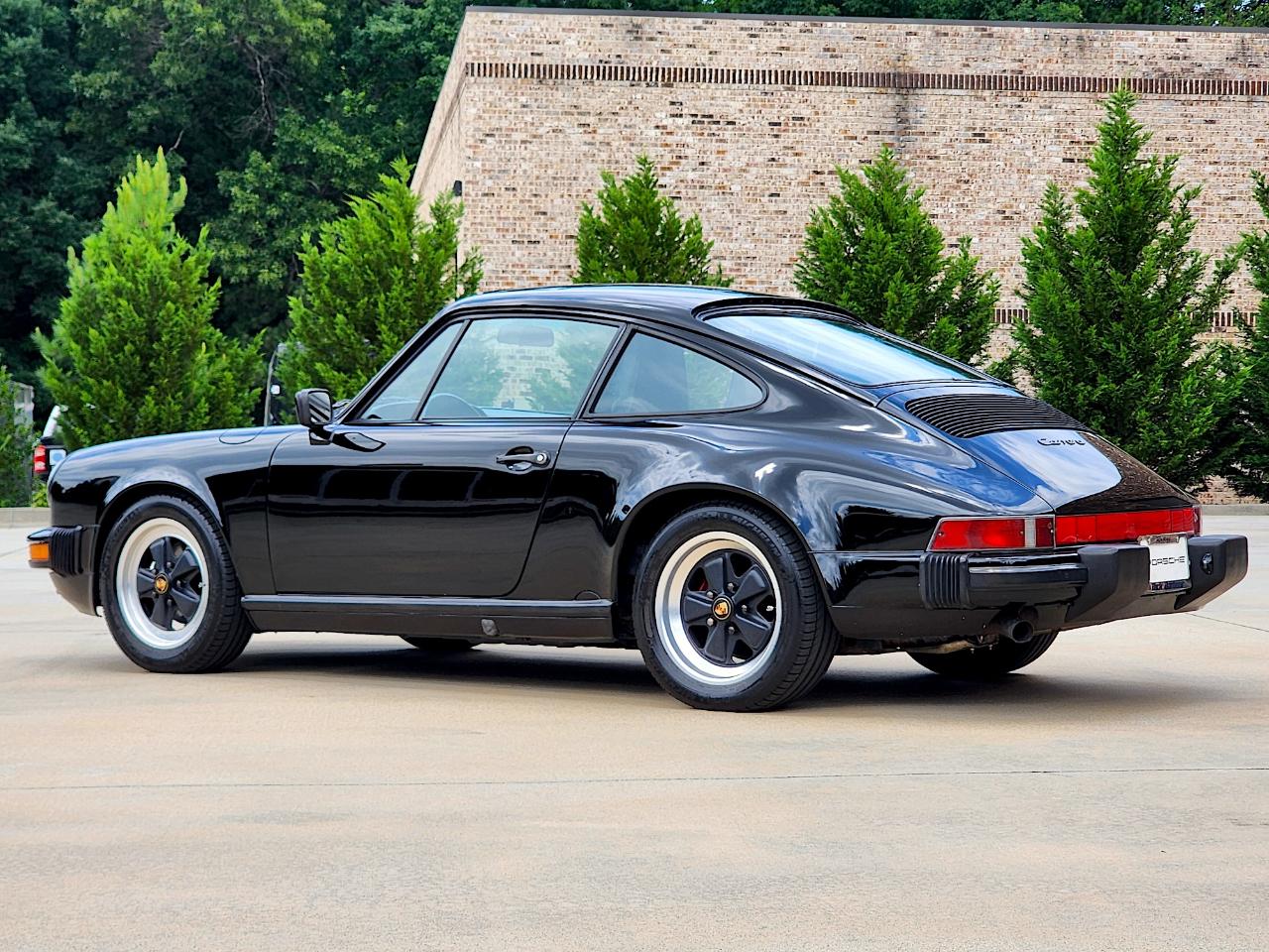 Porsche 911 Carrera  1988