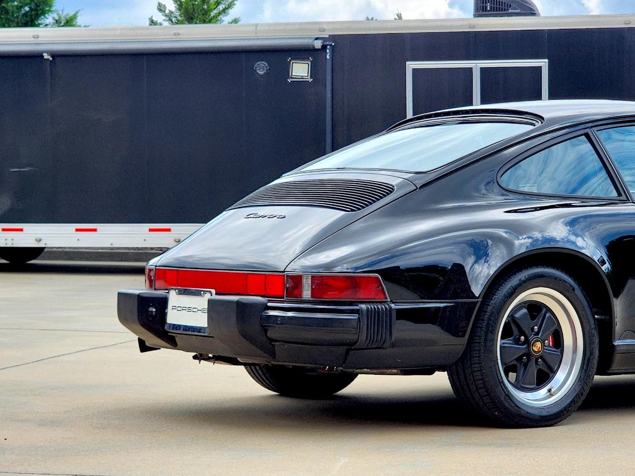 Porsche 911 Carrera  1988
