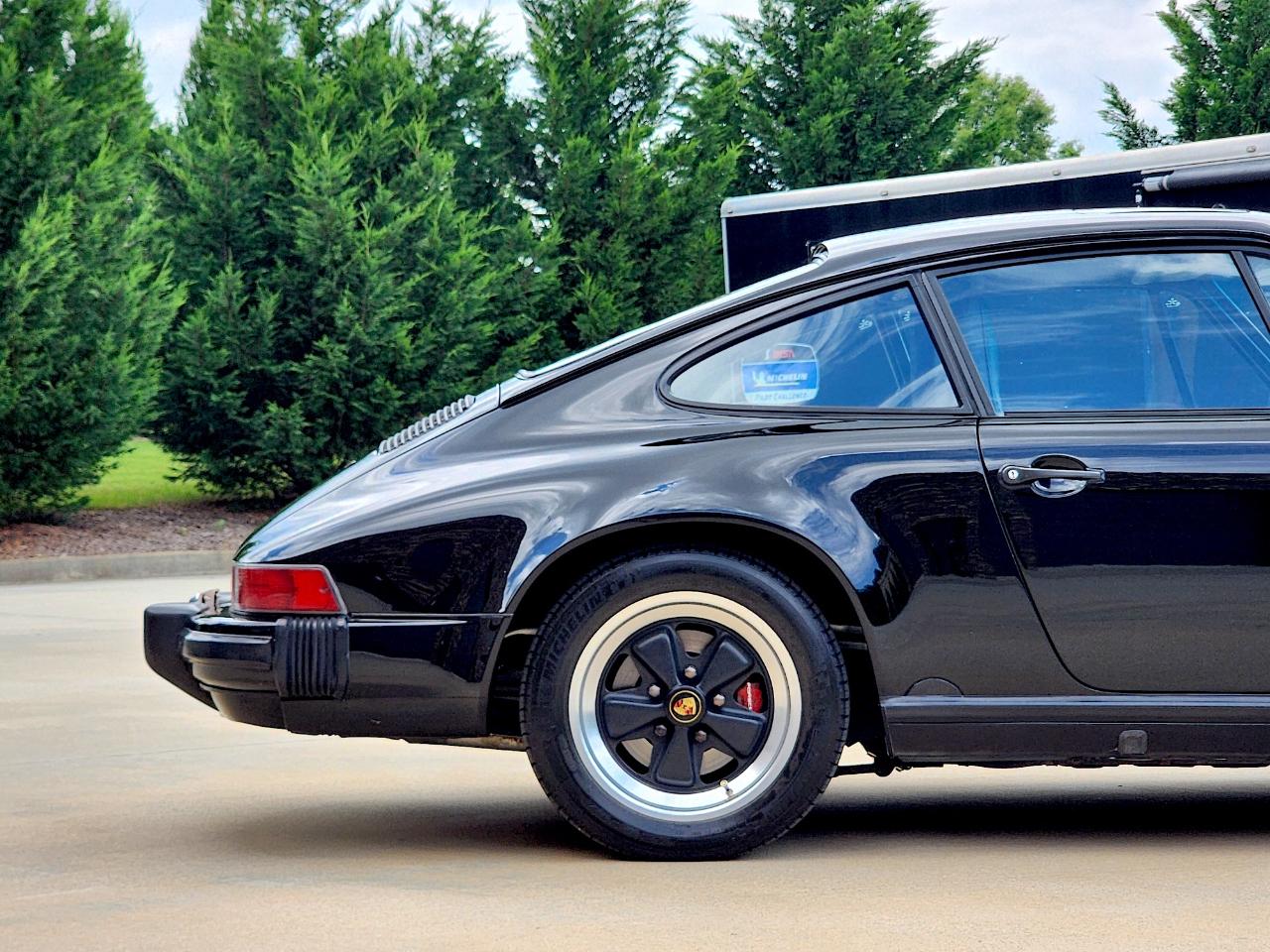 Porsche 911 Carrera  1988