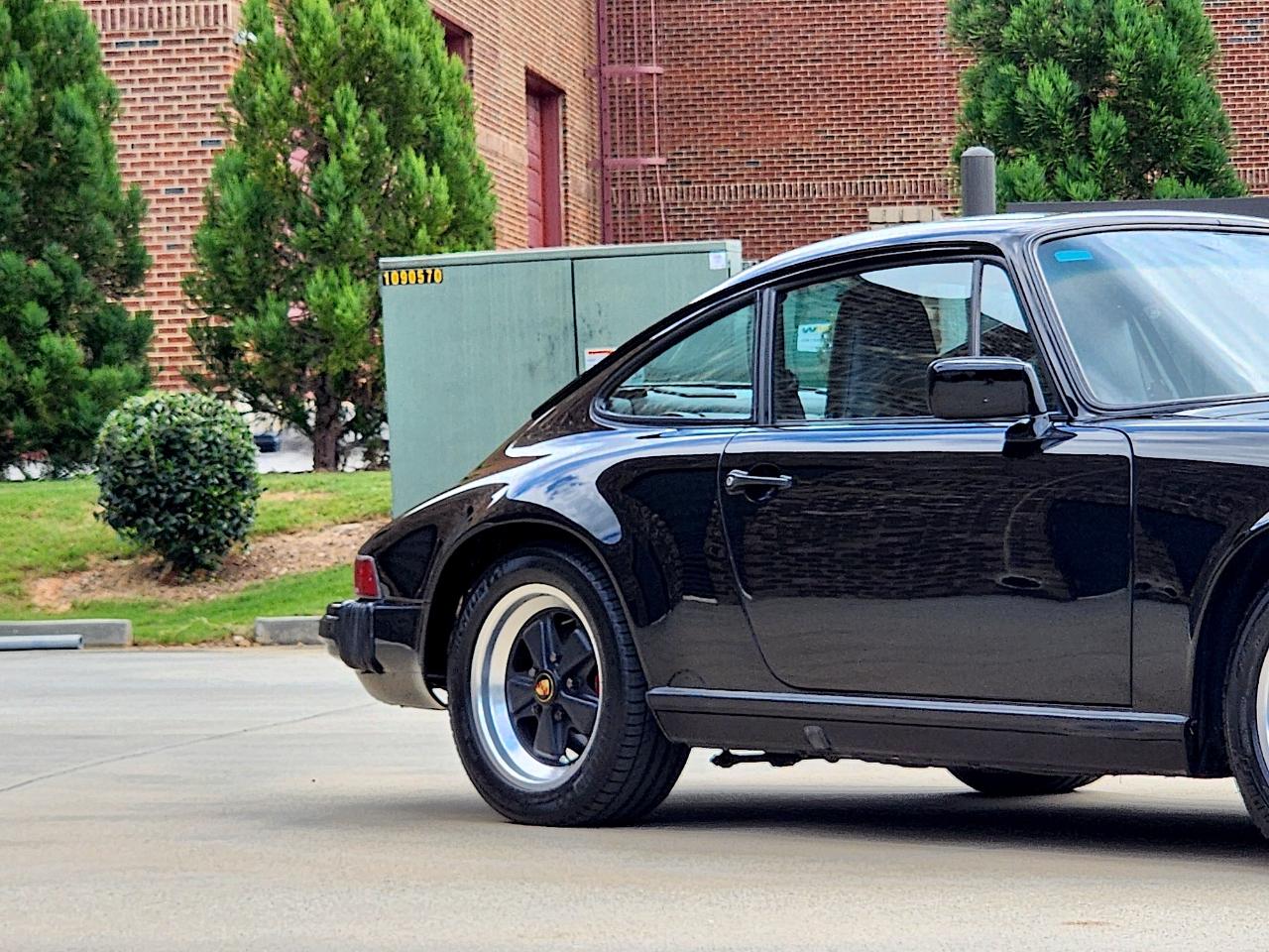 Porsche 911 Carrera  1988