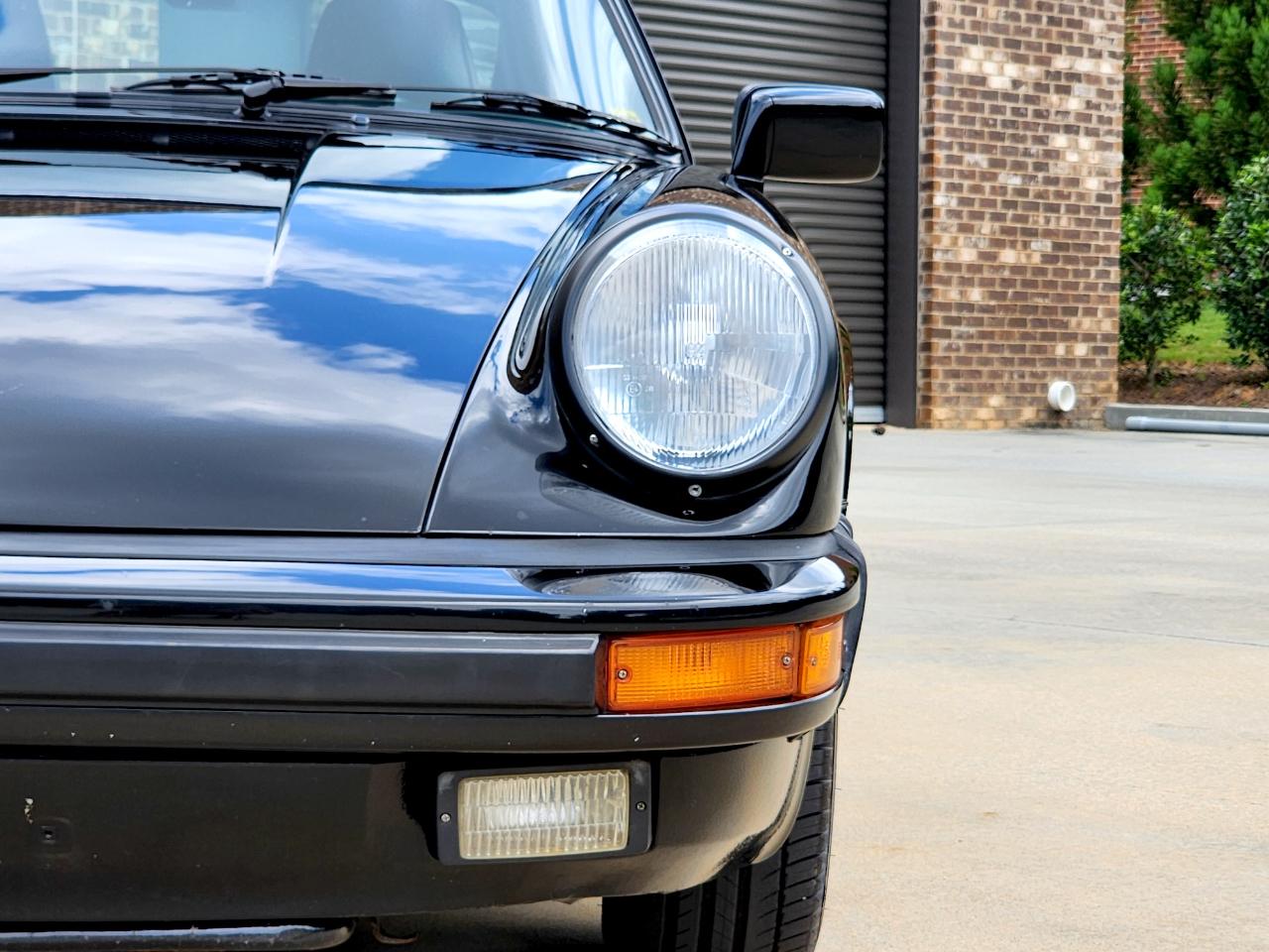 Porsche 911 Carrera  1988