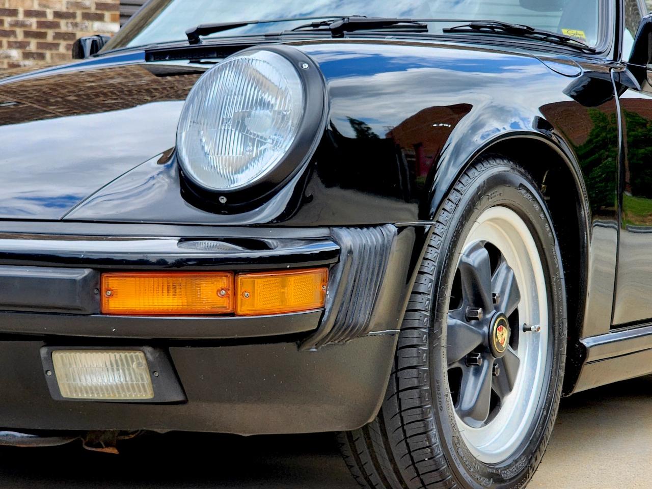Porsche 911 Carrera  1988