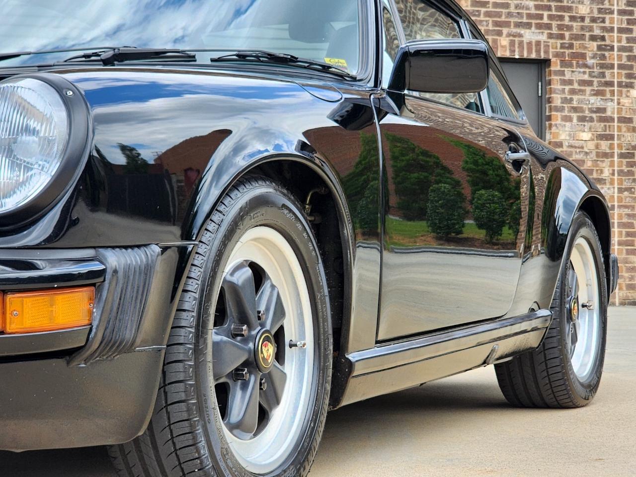 Porsche 911 Carrera  1988