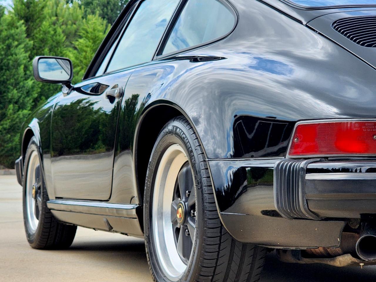 Porsche 911 Carrera  1988