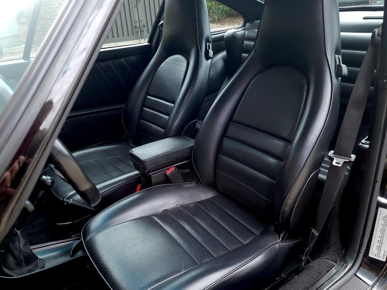 Porsche 911 Carrera  1988