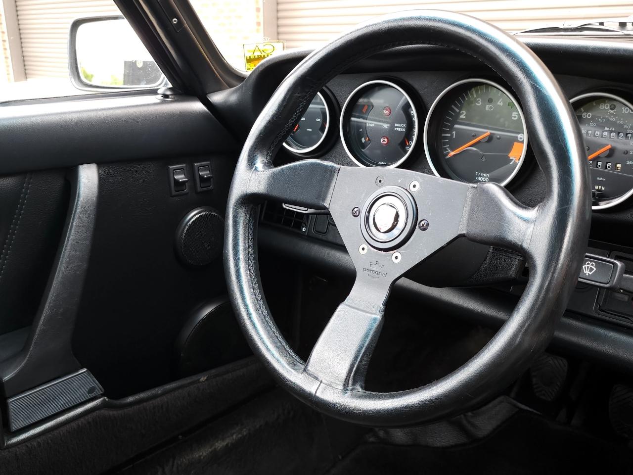 Porsche 911 Carrera  1988