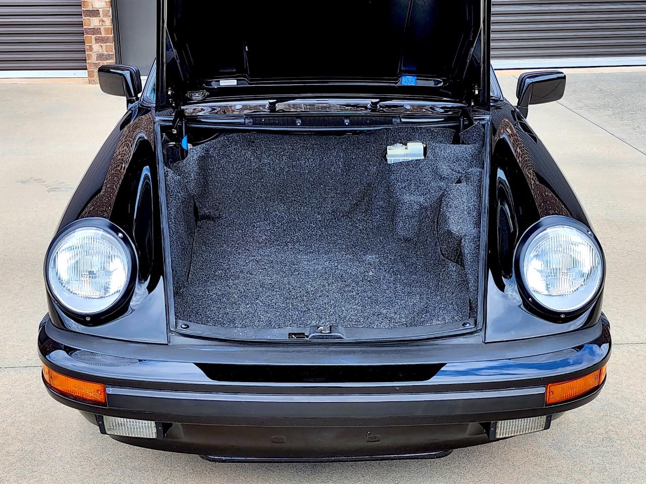 Porsche 911 Carrera  1988