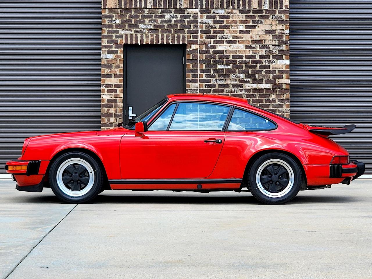 Porsche 911 Carrera  1984