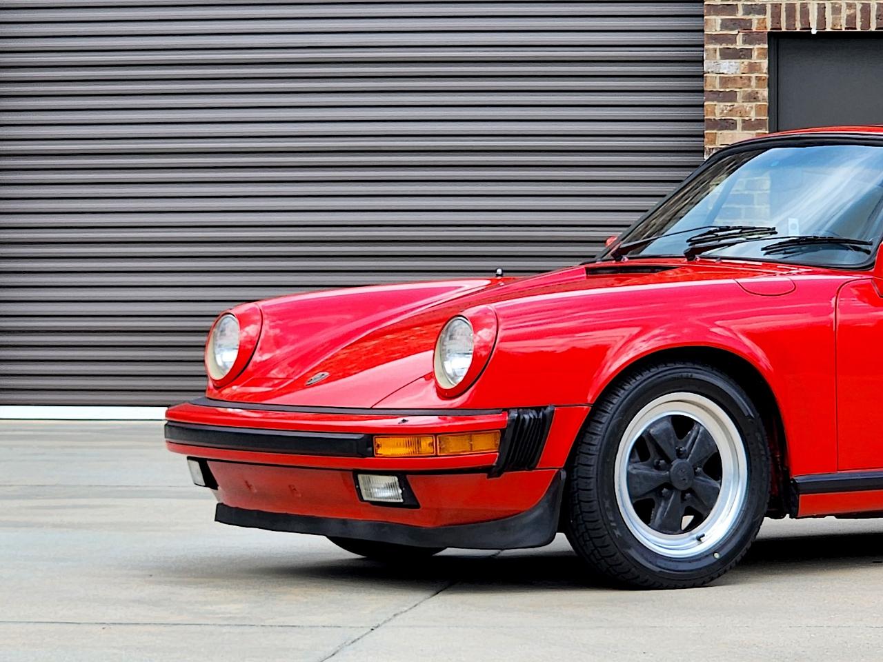 Porsche 911 Carrera  1984