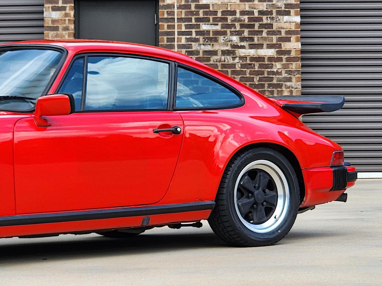 Porsche 911 Carrera  1984