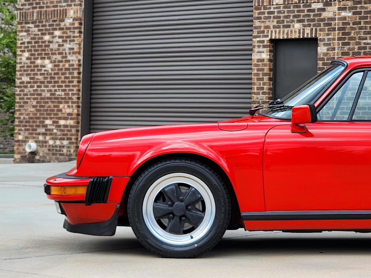 Porsche 911 Carrera  1984