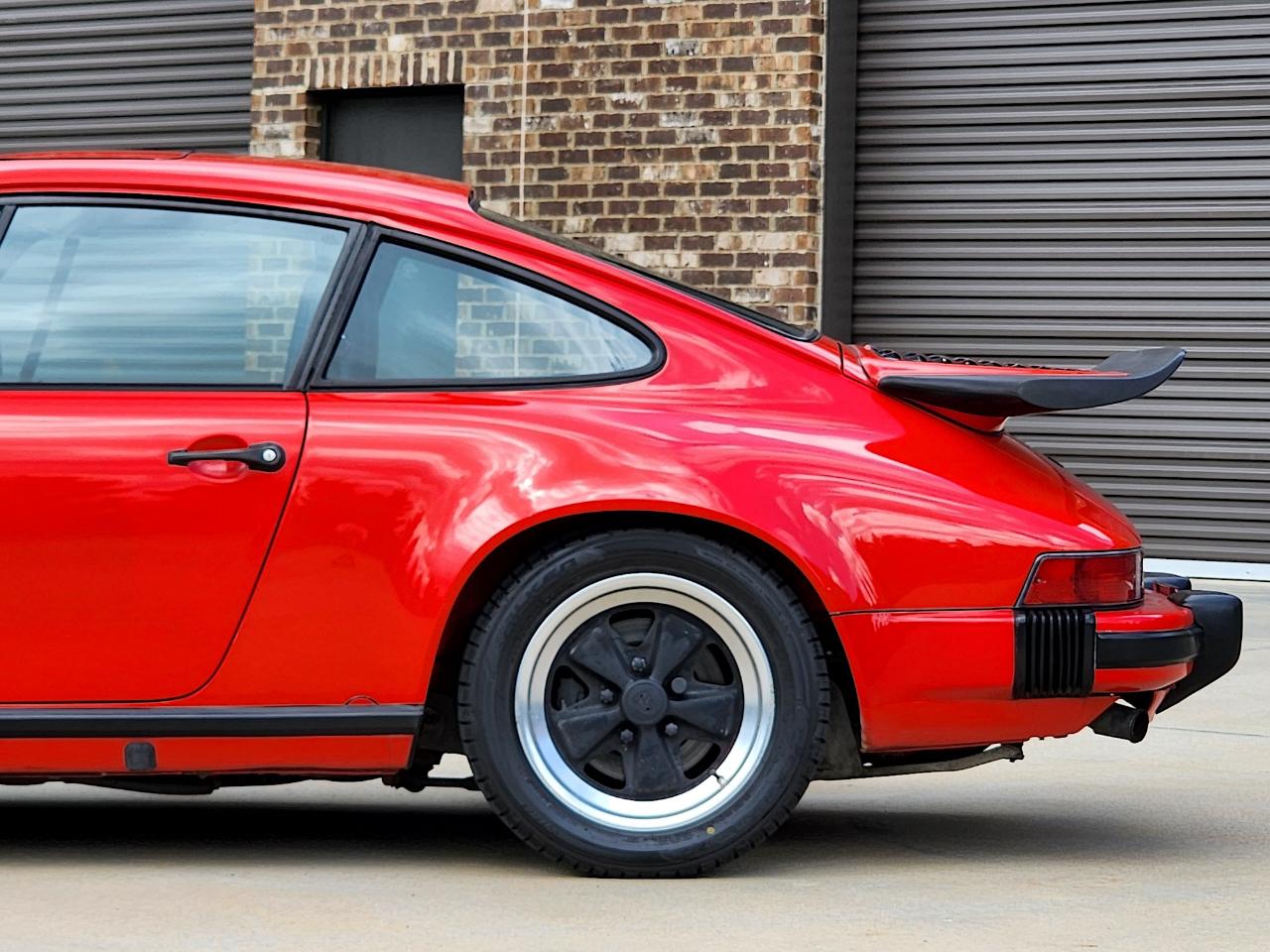 Porsche 911 Carrera  1984