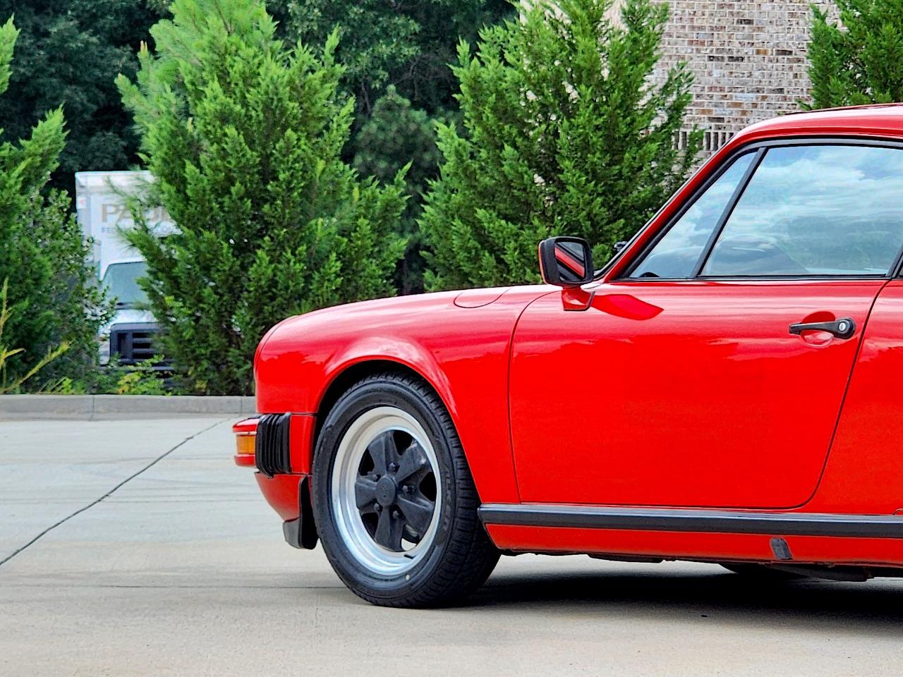 Porsche 911 Carrera  1984